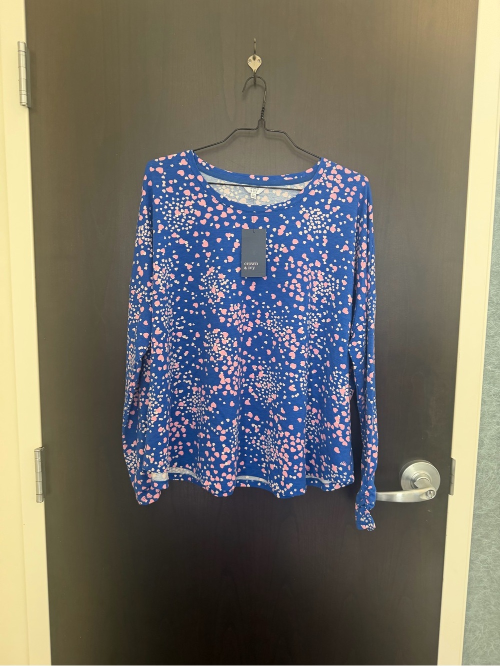 Crown & Ivy Women’s Blue Long Sleeve Top with Pink Hearts XXL NWT
